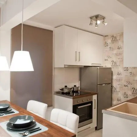 Manou No15 Apartment